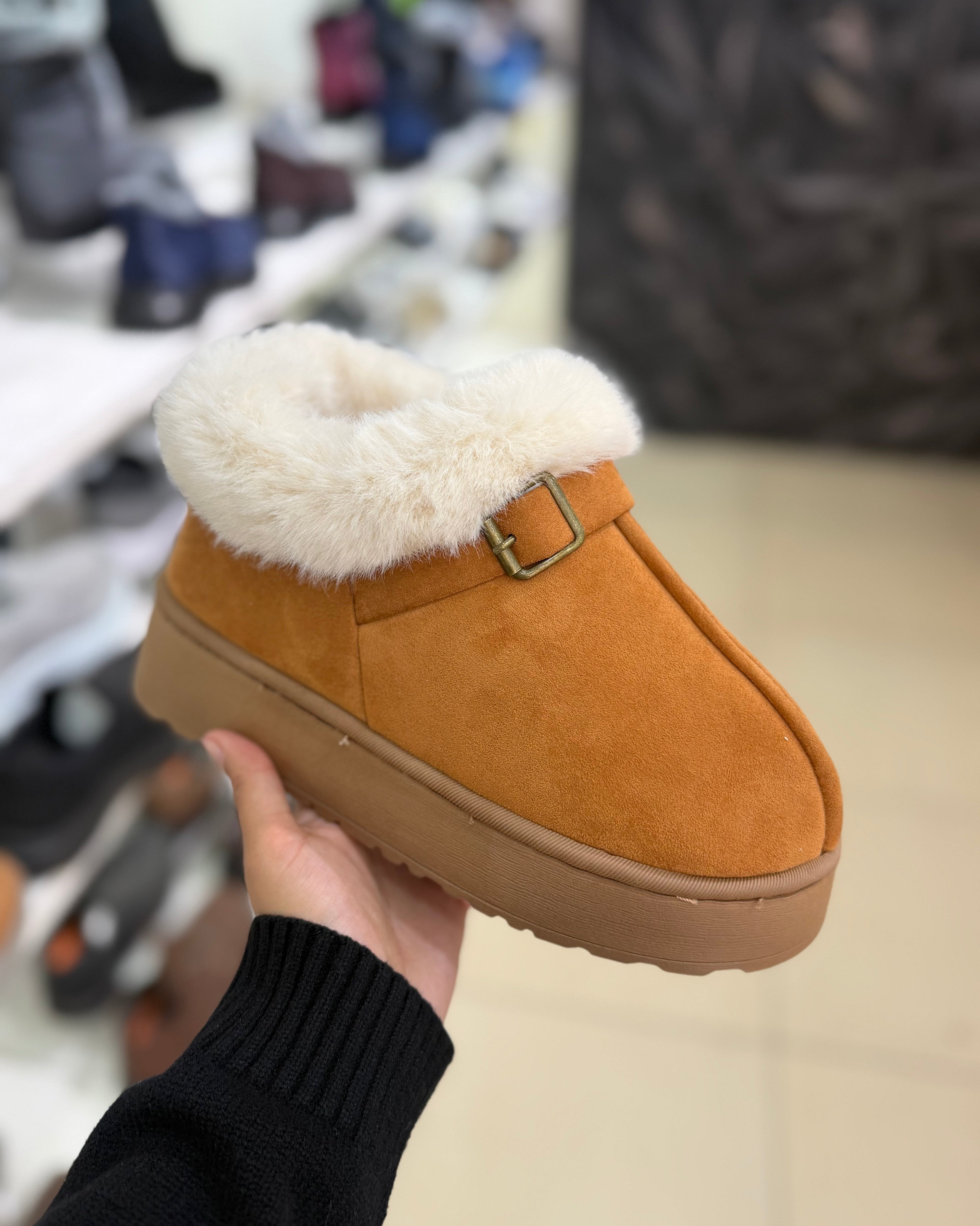 Pantubota - Detalle de hebilla