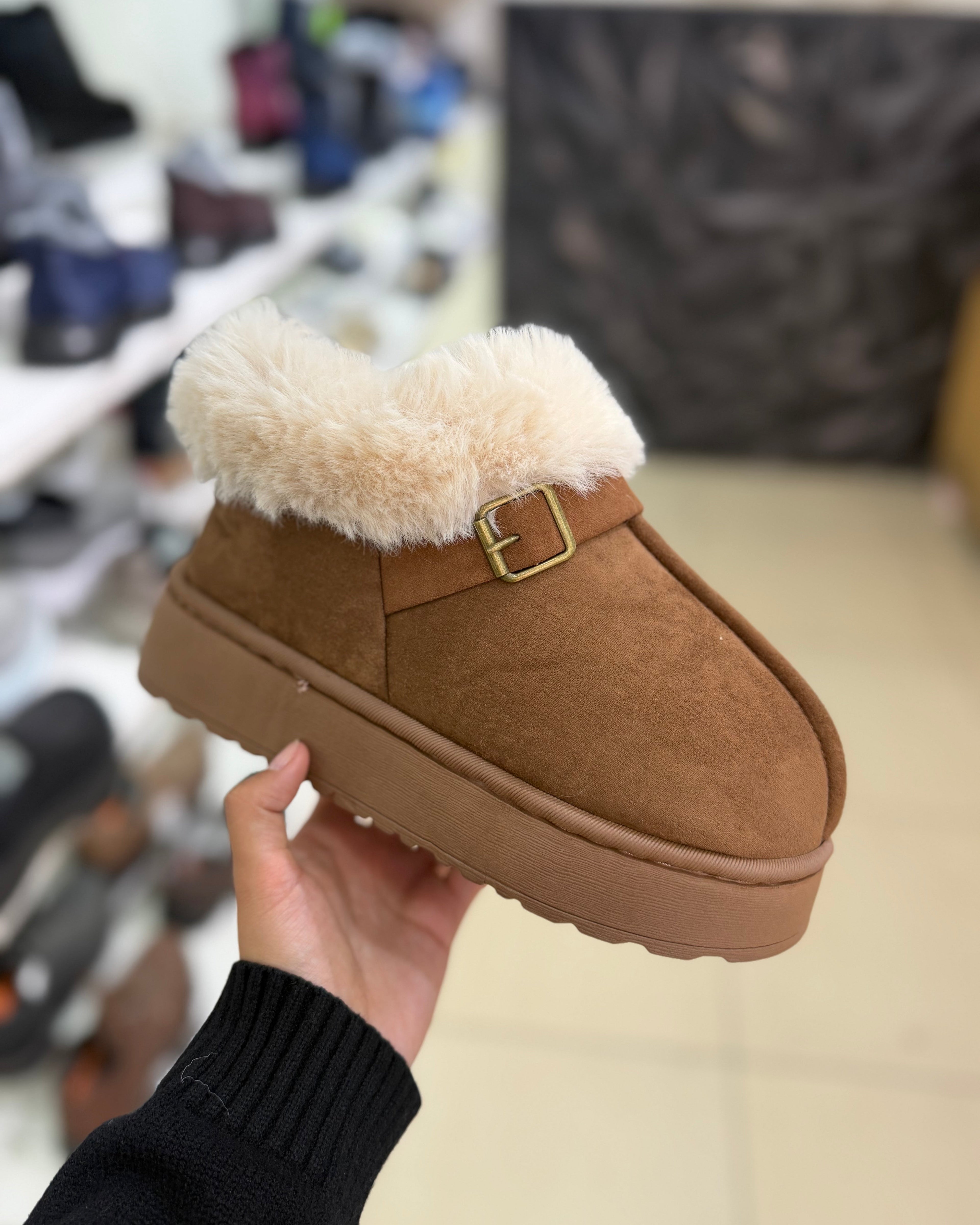 Pantubota - Detalle de hebilla