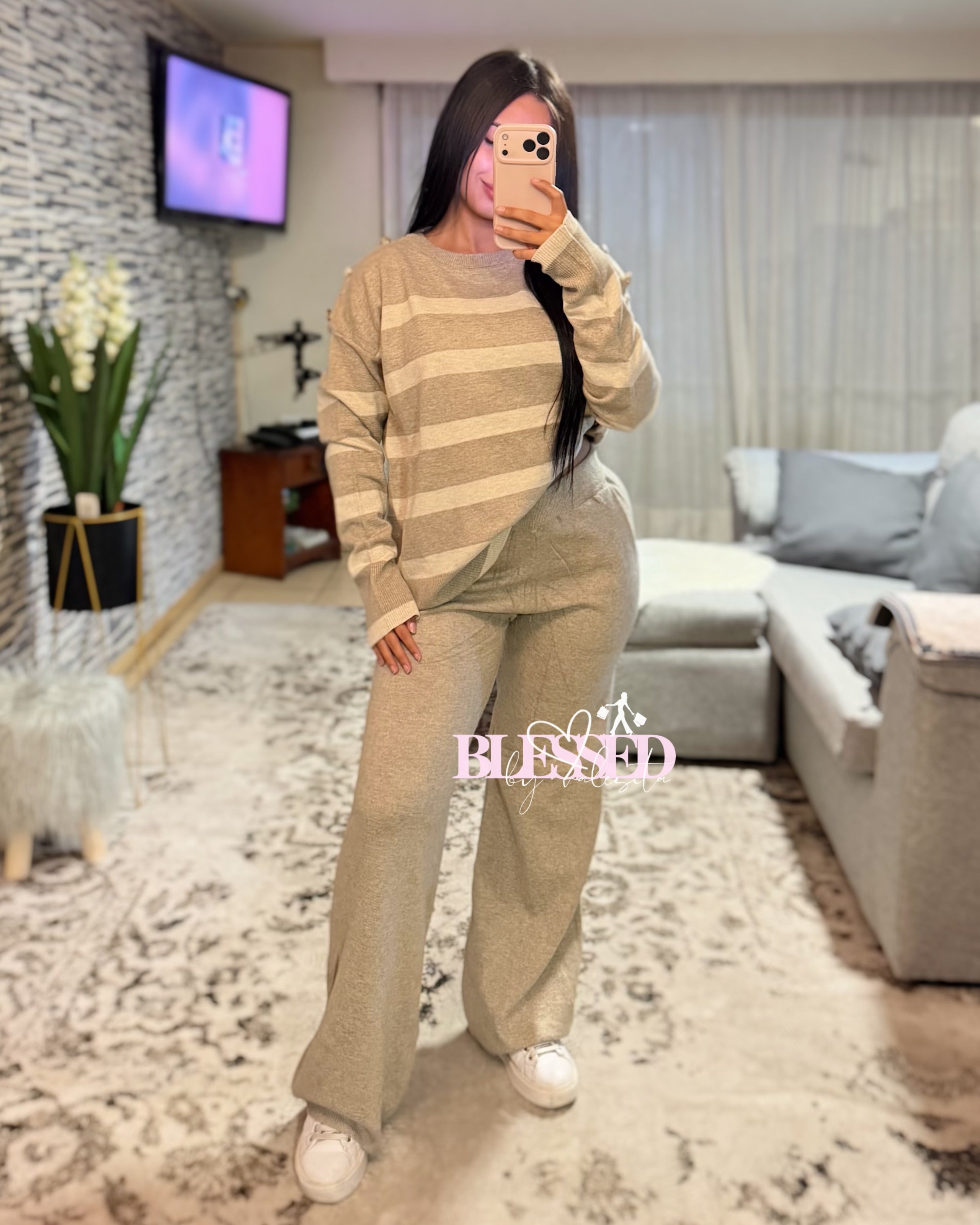 Conjunto de lanilla - Modelo con lineas